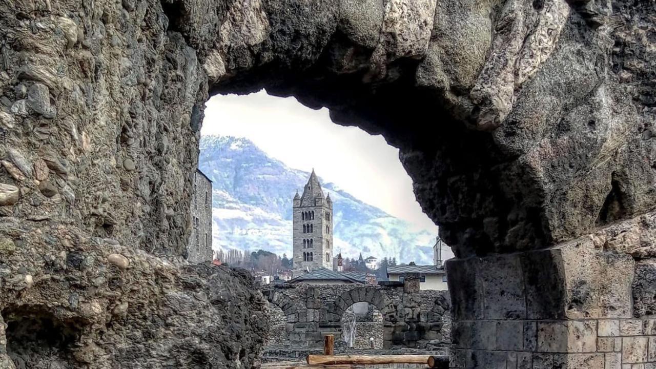 Le Joli Coin Du Passage Apartment Aosta Ngoại thất bức ảnh